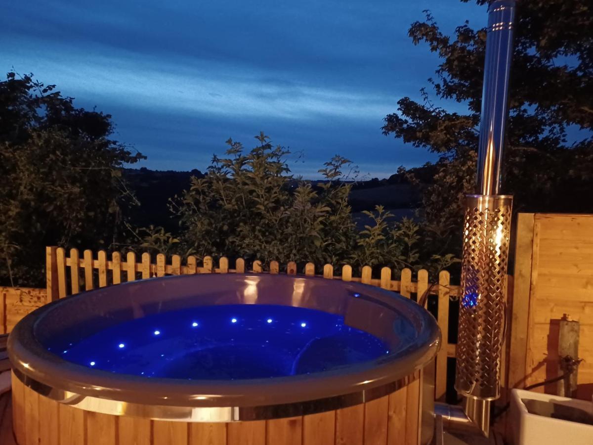 Norwell View Farm Glamping With Hot Tubs 호텔 바스 외부 사진