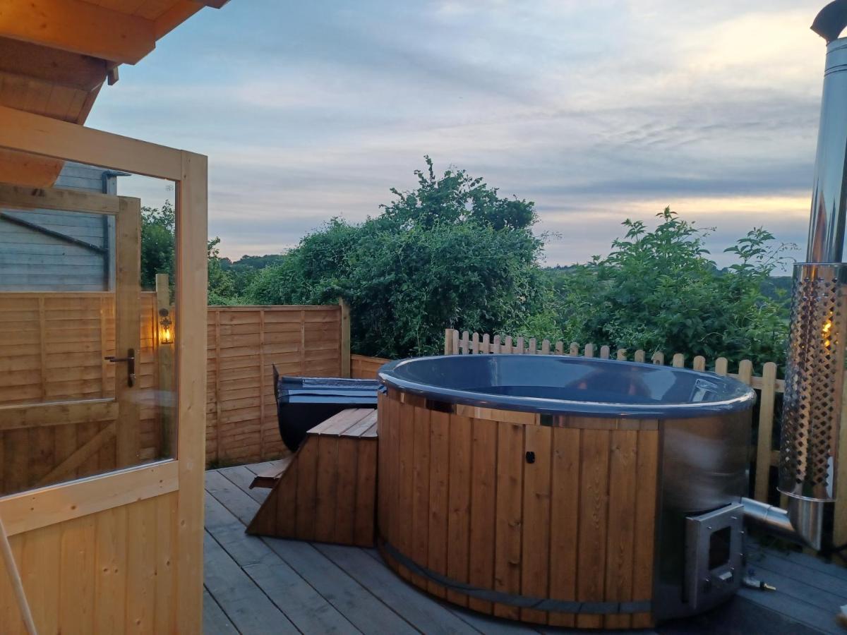 Norwell View Farm Glamping With Hot Tubs 호텔 바스 외부 사진